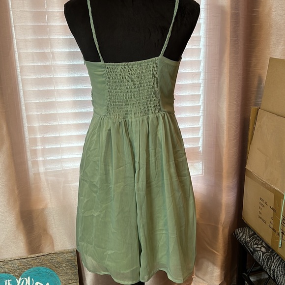 Sage green summer dress - Picture 3 of 3